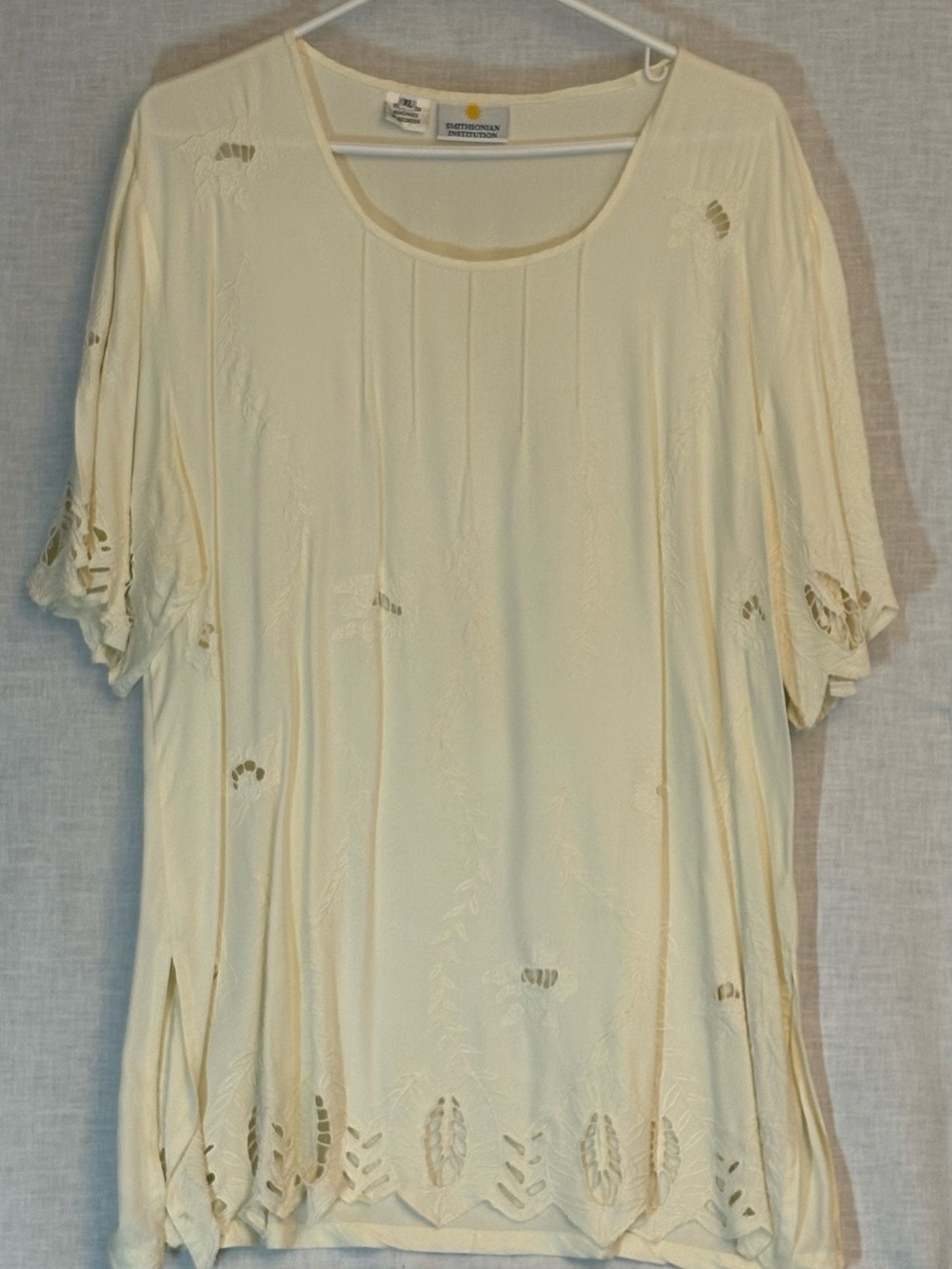 Light Cream Short-Sleeve Cutout Tunic Top